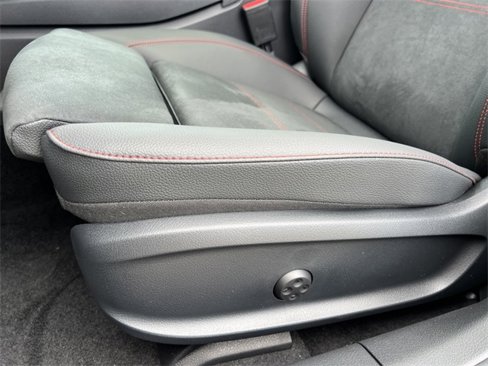 Used 2025 Mercedes-Benz CLA 250 4MATIC image 9