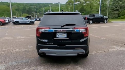 Certified 2023 GMC Acadia SLE w/ Driver Convenience Package image 7