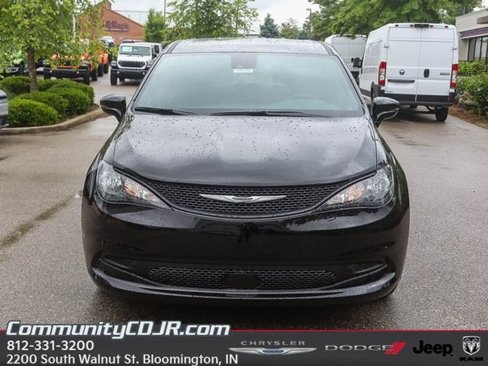 New 2025 Chrysler Voyager LX image 8