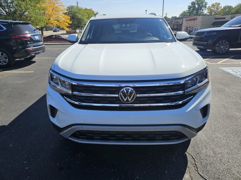 Used 2022 Volkswagen Atlas Cross Sport SE image 2