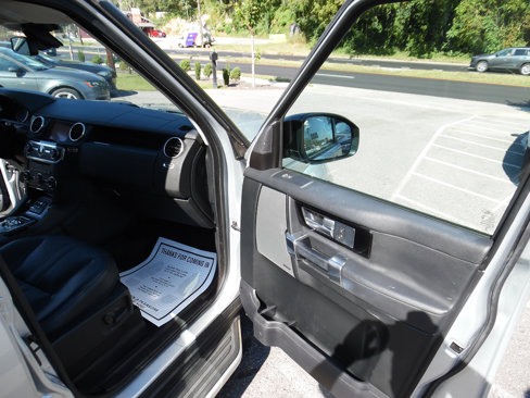 Used 2015 Land Rover LR4 HSE image 24