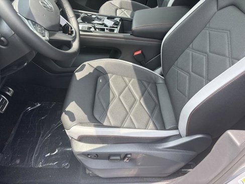 New 2025 Volkswagen Atlas Peak Edition SE image 10