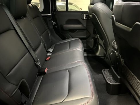 Used 2024 Jeep Wrangler Unlimited Rubicon w/ Convenience Group image 19