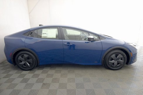 New 2026 Toyota Prius LE image 4