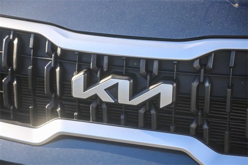 Used 2024 Kia Telluride LX image 7