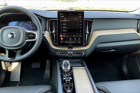 New 2026 Volvo XC60 B5 Ultra w/ Climate Package image 9
