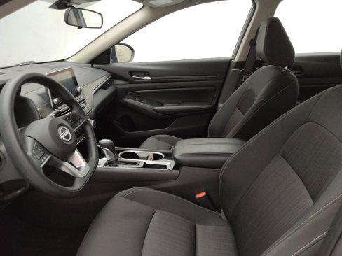 Used 2024 Nissan Altima 2.5 SV image 17