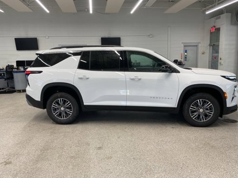 New 2026 Chevrolet Traverse LT w/ Driver Confidence Package image 4