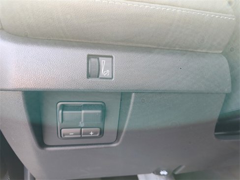 Used 2023 Chevrolet Colorado LT w/ LT Convenience Package II image 27