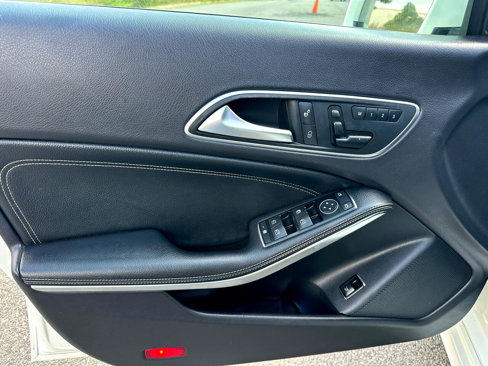 Used 2014 Mercedes-Benz CLA 250 image 18