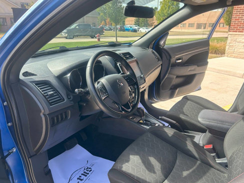 Used 2020 Mitsubishi Outlander Sport Black Edition image 16