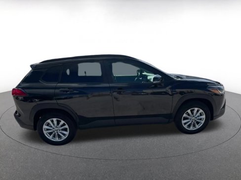 Used 2025 Toyota Corolla Cross LE image 16