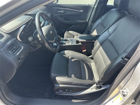 Used 2019 Chevrolet Impala LT w/ LT Convenience Package image 5