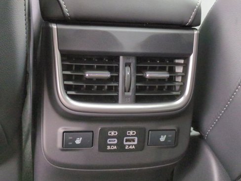 New 2025 Subaru Outback Limited image 32