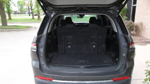 Used 2021 Jeep Grand Cherokee L Laredo w/ Luxury Tech Group I image 6