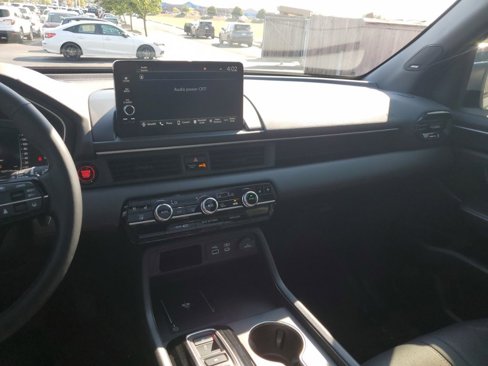 Certified 2025 Honda Pilot Black Edition image 28