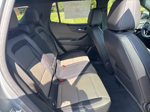 New 2025 Chevrolet Equinox LT w/ Convenience Package II image 30