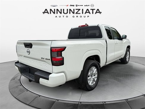 Used 2024 Nissan Frontier SV w/ SV Convenience Package image 5