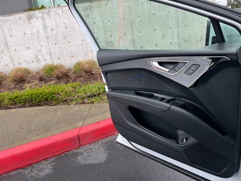 Used 2023 Audi Q4 e-tron Premium Plus image 19