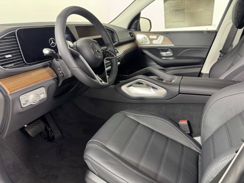 New 2026 Mercedes-Benz GLS 450 4MATIC image 10
