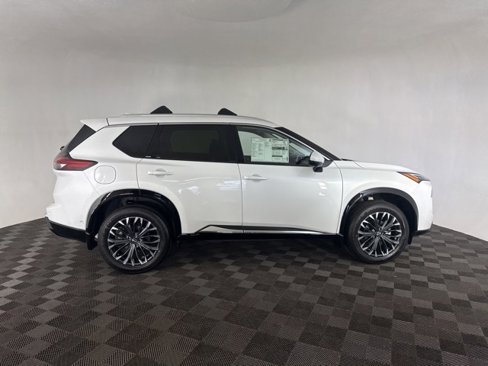 New 2026 Nissan Rogue Platinum image 4