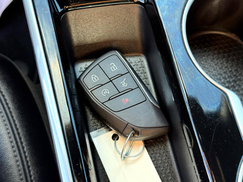 Used 2025 Chevrolet Equinox LT w/ Convenience Package II image 19