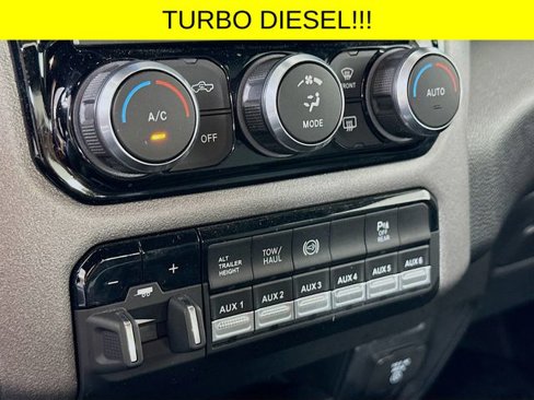 Used 2023 RAM 2500 Tradesman w/ Chrome Appearance Group image 16