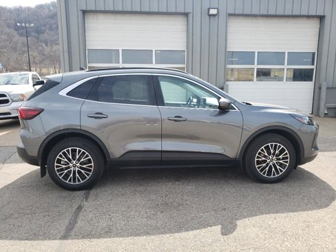 Used 2024 Ford Escape SE w/ PHEV Premium Package image 13
