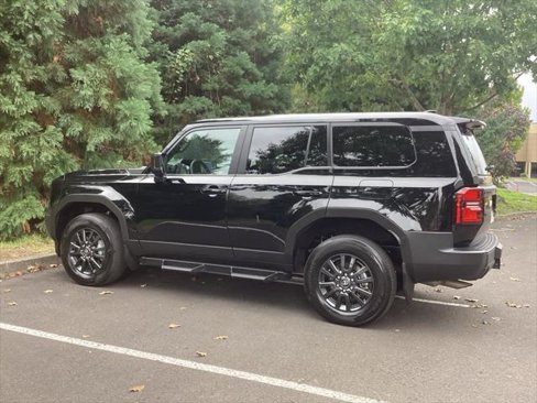 Certified 2025 Toyota Land Cruiser image 8