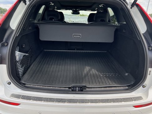 Used 2023 Volvo XC60 B5 Ultimate w/ Climate Package image 31