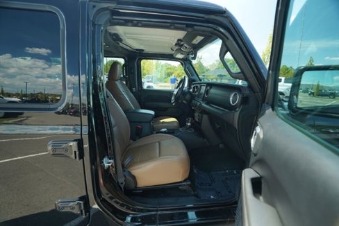 Used 2020 Jeep Wrangler Unlimited Sahara image 17