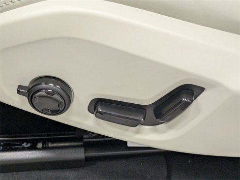 New 2026 Volvo XC60 T8 Ultra image 21