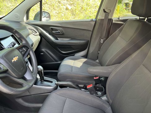 Certified 2017 Chevrolet Trax LT w/ Sun & Sound Package image 18