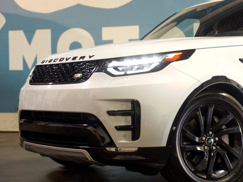 Used 2020 Land Rover Discovery Landmark image 26