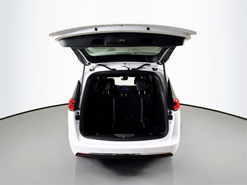 New 2026 Chrysler Pacifica Select image 28