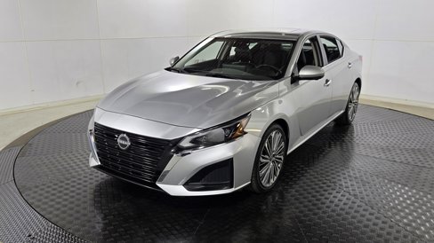 Used 2023 Nissan Altima 2.5 SL image 3