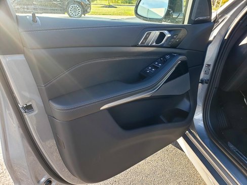 New 2026 BMW X5 xDrive40i w/ M Sport Package image 6