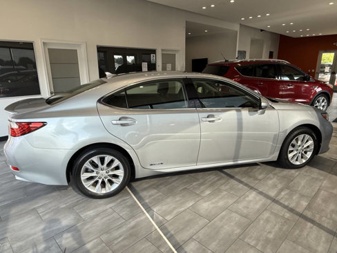 Used 2014 Lexus ES 300h image 10
