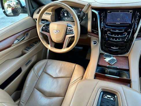 Used 2017 Cadillac Escalade ESV Platinum image 12