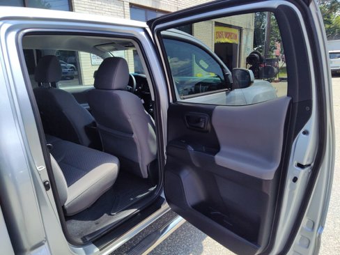 Used 2022 Toyota Tacoma SR image 15