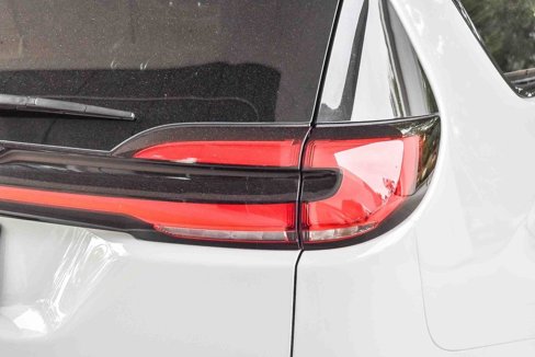 New 2026 Chrysler Pacifica Limited image 7