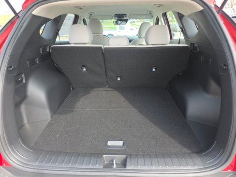 Certified 2025 Hyundai Tucson SE image 24
