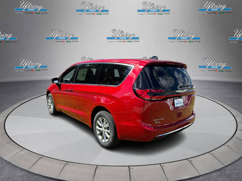 New 2026 Chrysler Pacifica Select image 5