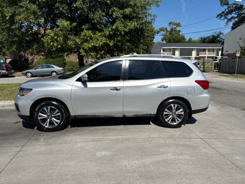 Used 2019 Nissan Pathfinder SV image 8