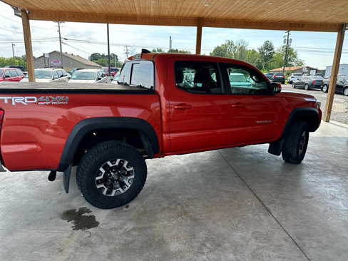 Used 2017 Toyota Tacoma TRD Off-Road image 24