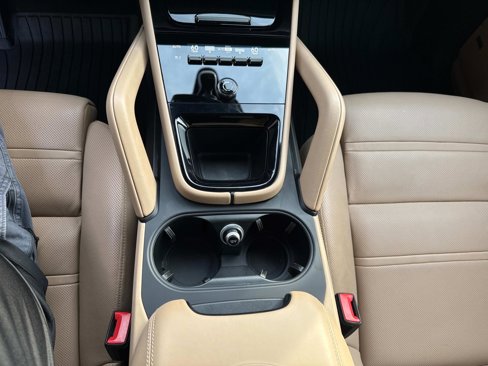 Certified 2024 Porsche Cayenne Coupe image 26