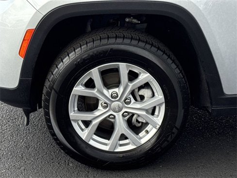 Used 2023 Jeep Grand Cherokee Limited image 22