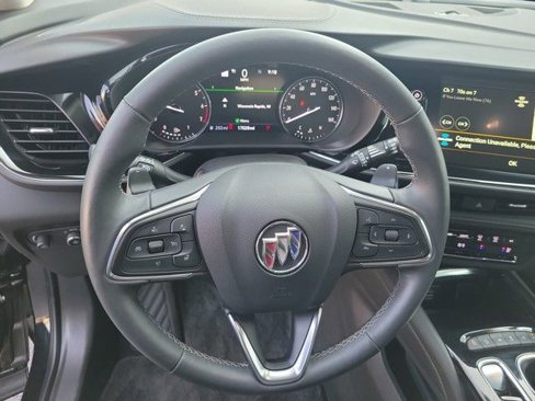 Used 2023 Buick Envision Avenir image 18