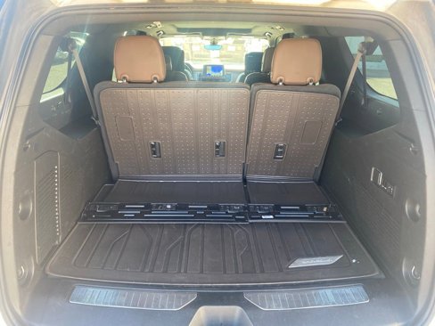 Used 2022 Chevrolet Suburban High Country image 30