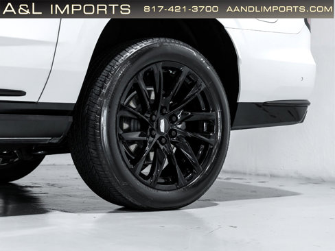 Used 2023 Cadillac Escalade ESV Sport Platinum w/ LPO, ONYX Package image 4